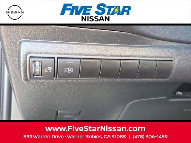 Used 2023 Toyota Corolla LE image 28