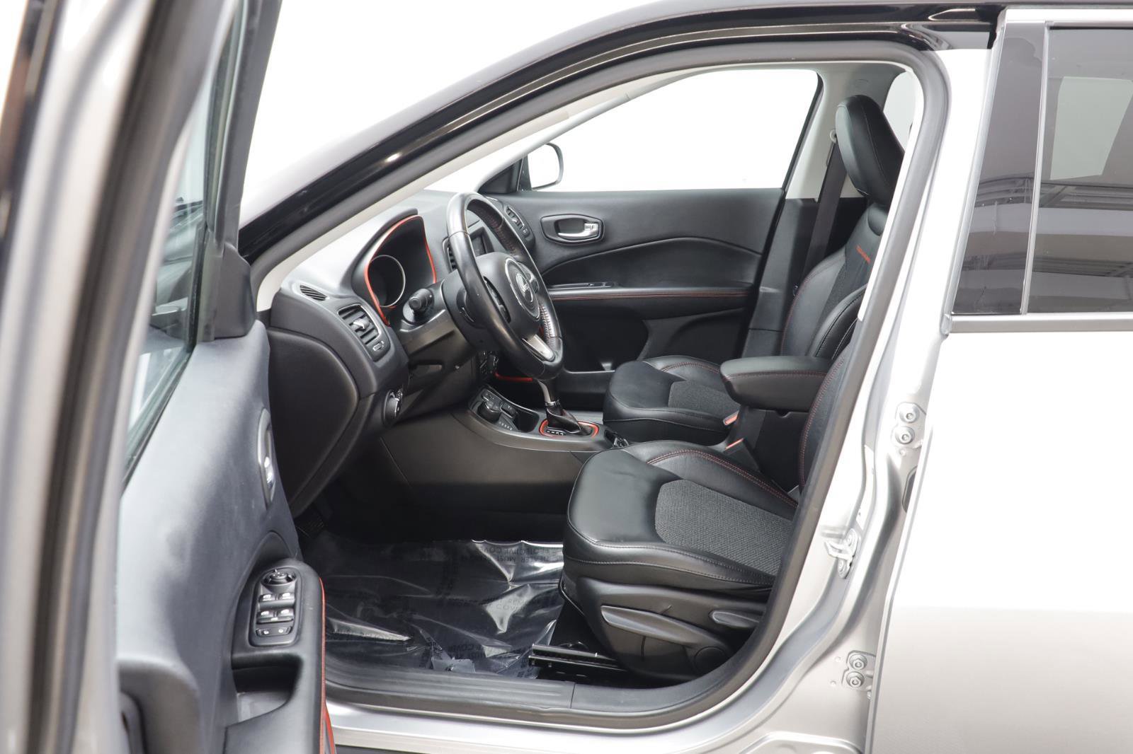 Used 2019 Jeep Compass Trailhawk w/ Cold Weather Group image 6