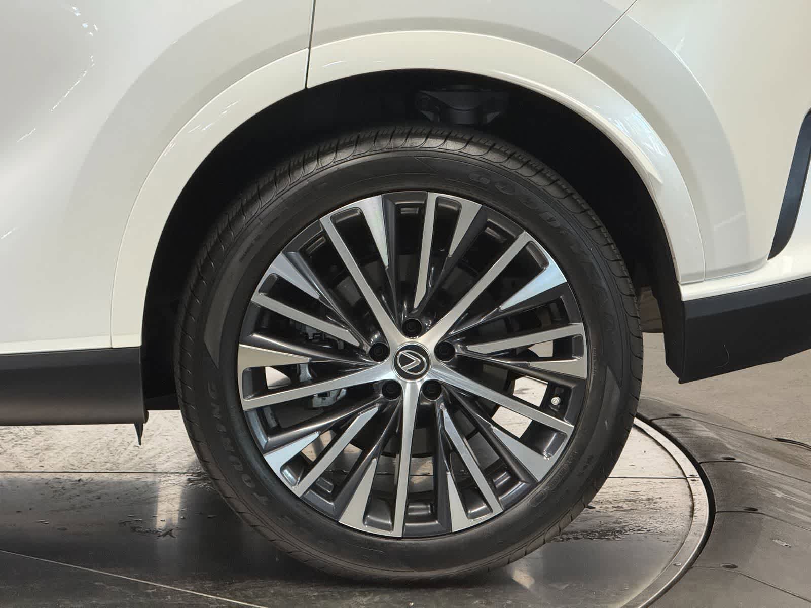 Used 2023 Lexus RX 350 Premium Plus w/ Cold Area Package FWD image 10