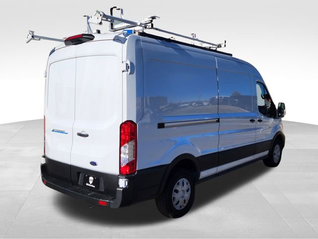 Used 2022 Ford E-Transit Medium Roof image 9