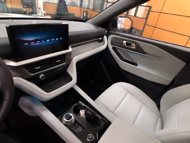 New 2027 Ford Explorer Platinum w/ LUX Leather Package AWD/4WD image 18