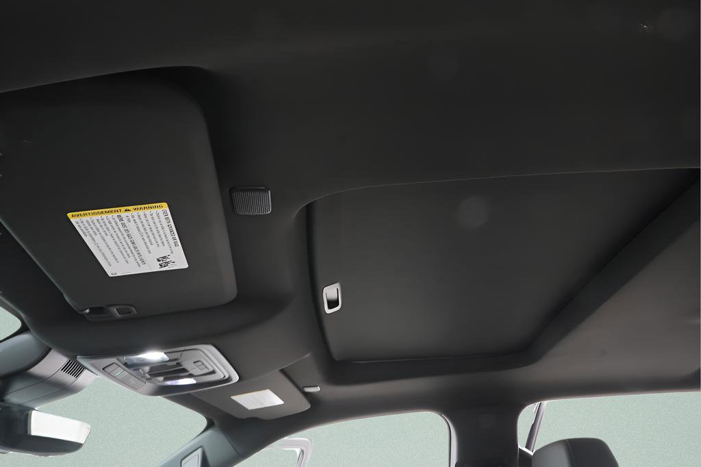 Used 2024 GMC Sierra 1500 AT4 w/ Technology Package image 9