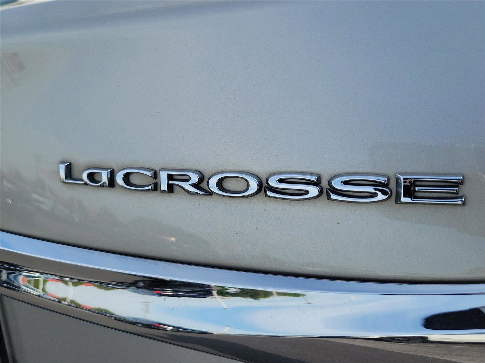 Used 2015 Buick LaCrosse image 7