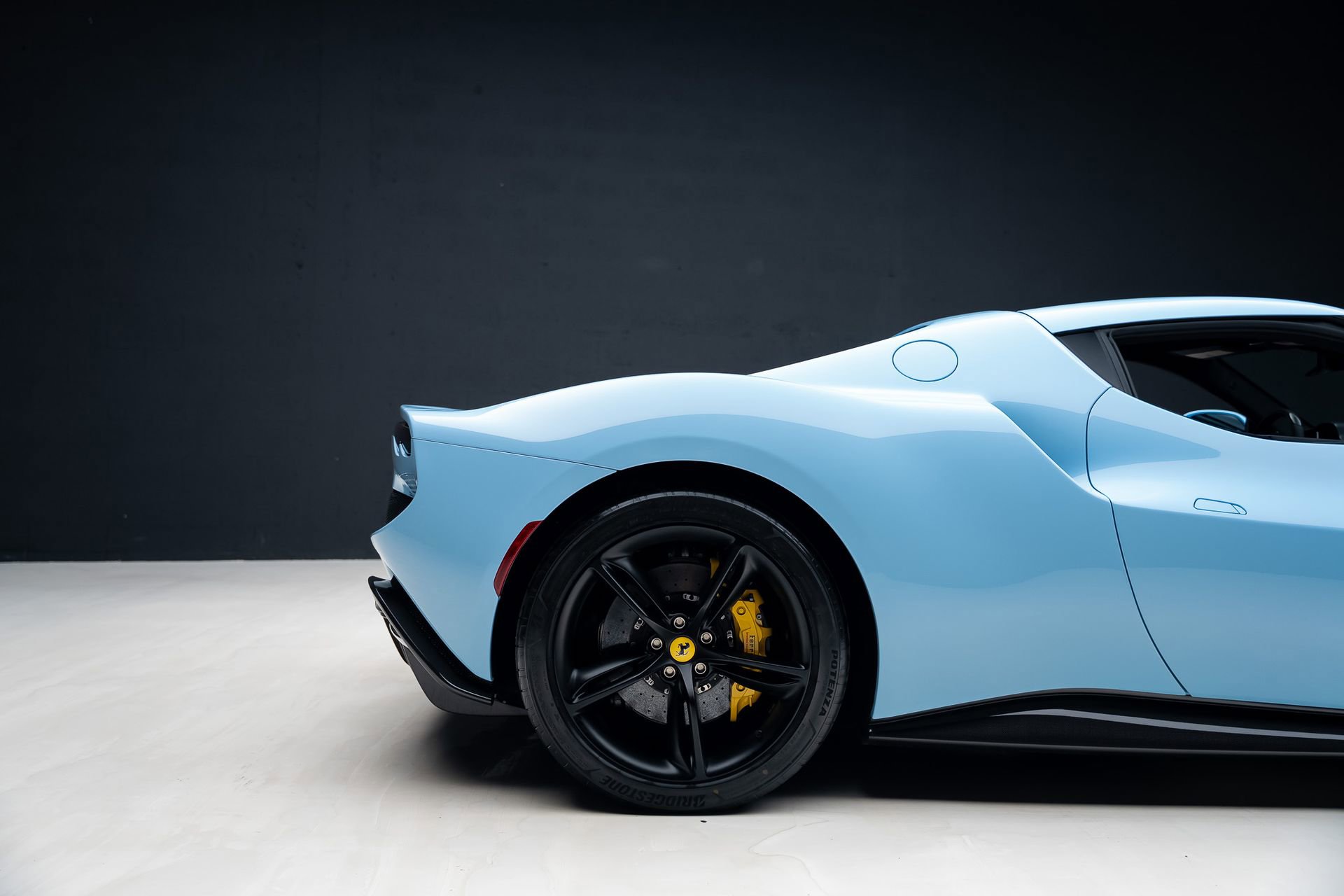 Used 2025 Ferrari 296 GTB RWD image 39