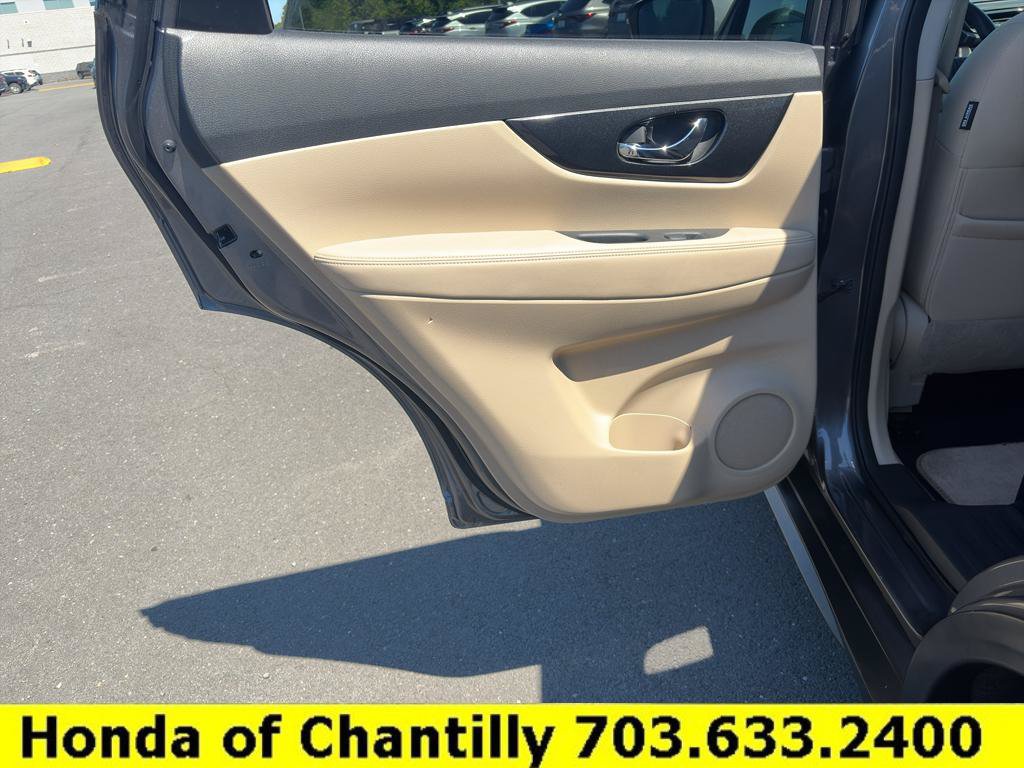 Used 2017 Nissan Rogue S w/ S Appearance Package AWD/4WD image 22
