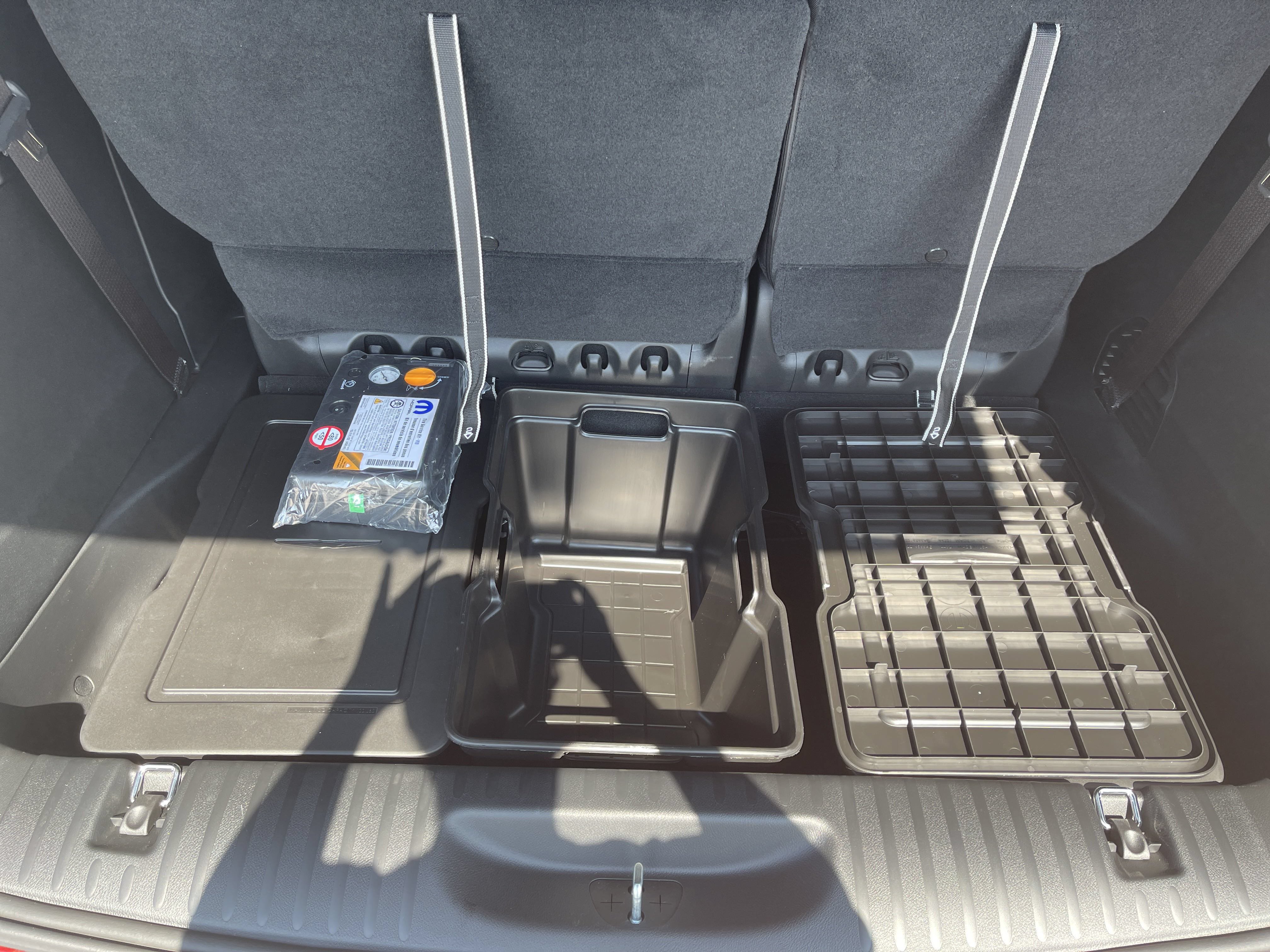 New 2026 Chrysler Voyager LX FWD image 14