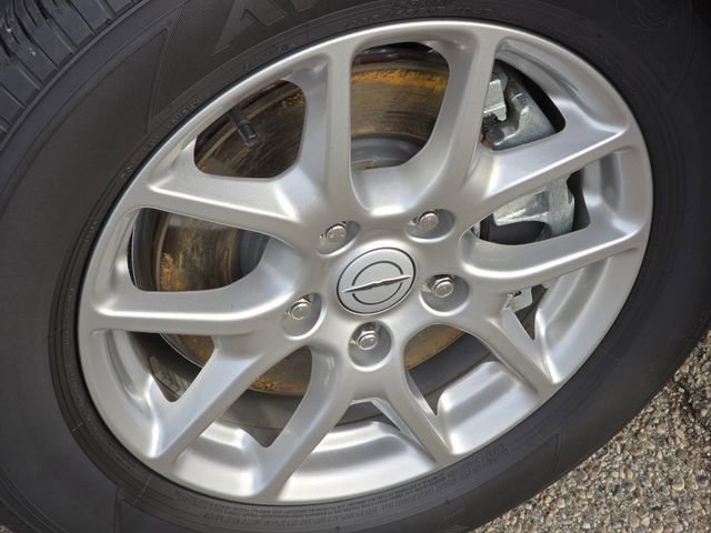 Used 2025 Chrysler Voyager LX image 18