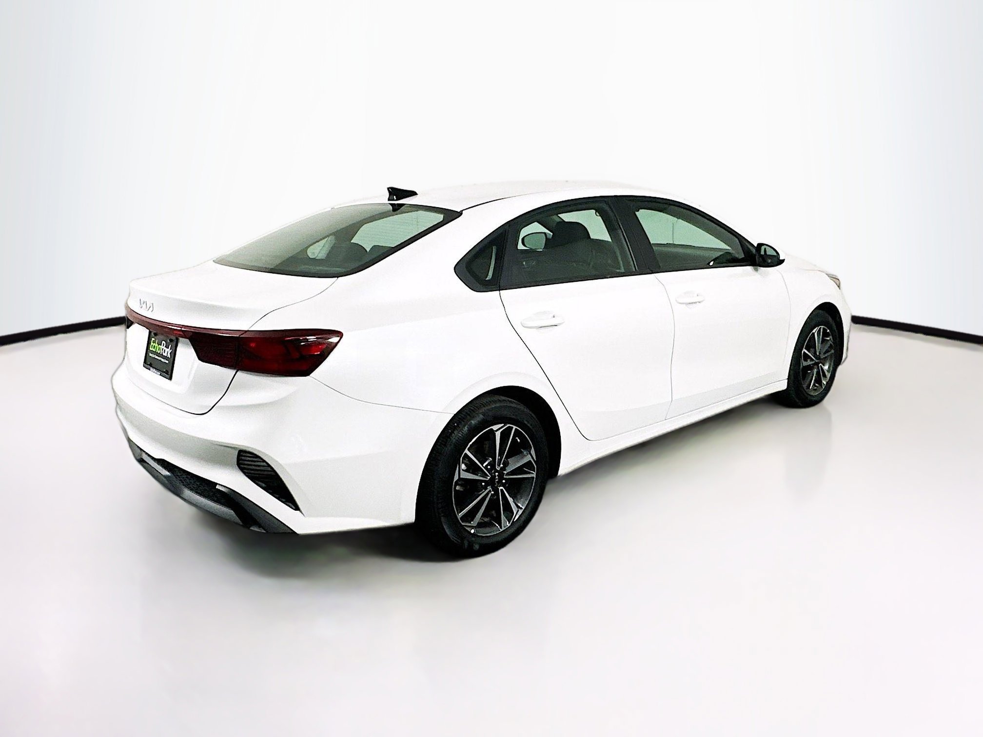 Used 2024 Kia Forte LXS image 9