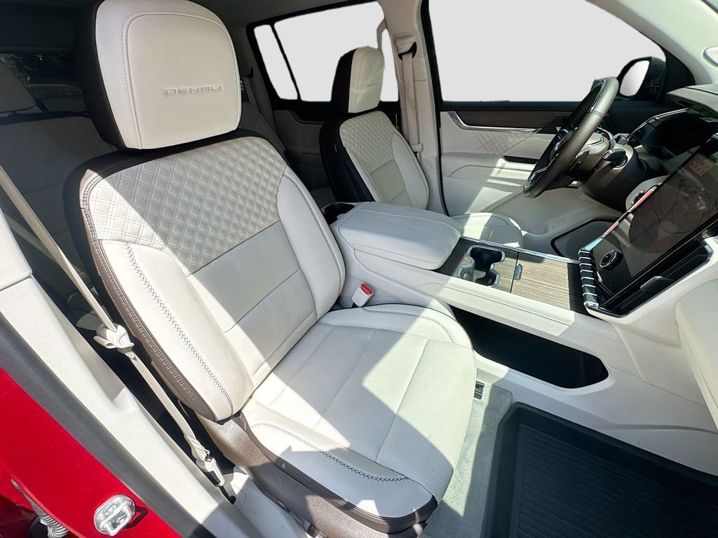 Used 2025 GMC Acadia Denali w/ Super Cruise Package FWD image 29