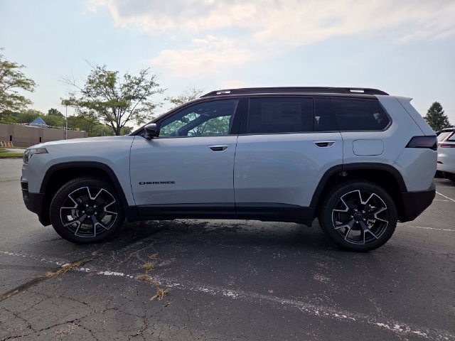 New 2026 Jeep Cherokee Overland w/ Advanced Pro Tech Group AWD/4WD image 24