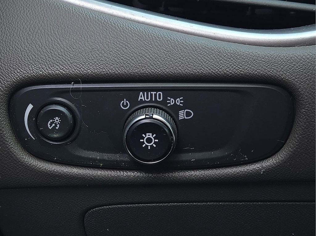 Used 2022 Chevrolet Malibu LT image 17