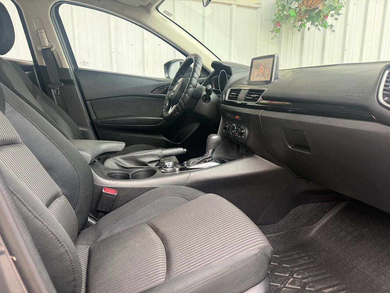 Used 2016 MAZDA MAZDA3 i Sport w/ Preferred Equipment Package FWD image 23