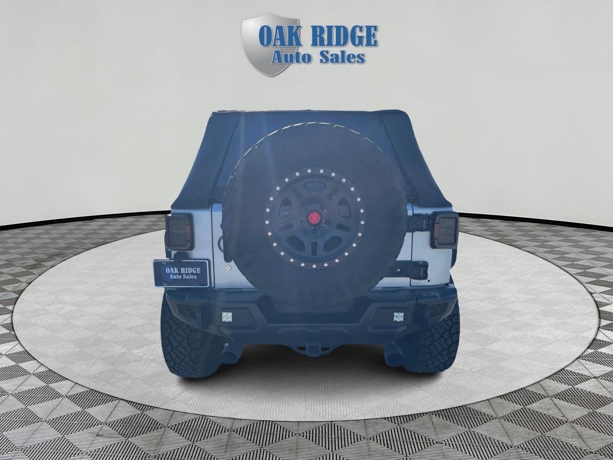 Used 2009 Jeep Wrangler Unlimited Rubicon w/ Dual Top Group image 6