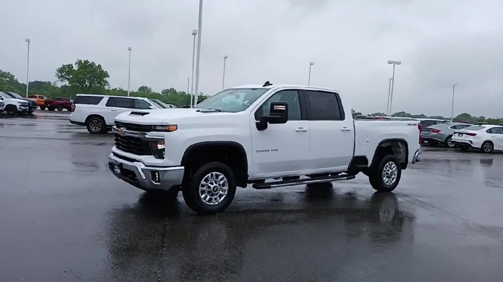 Certified 2025 Chevrolet Silverado 2500 LT w/ Convenience Package AWD/4WD image 4