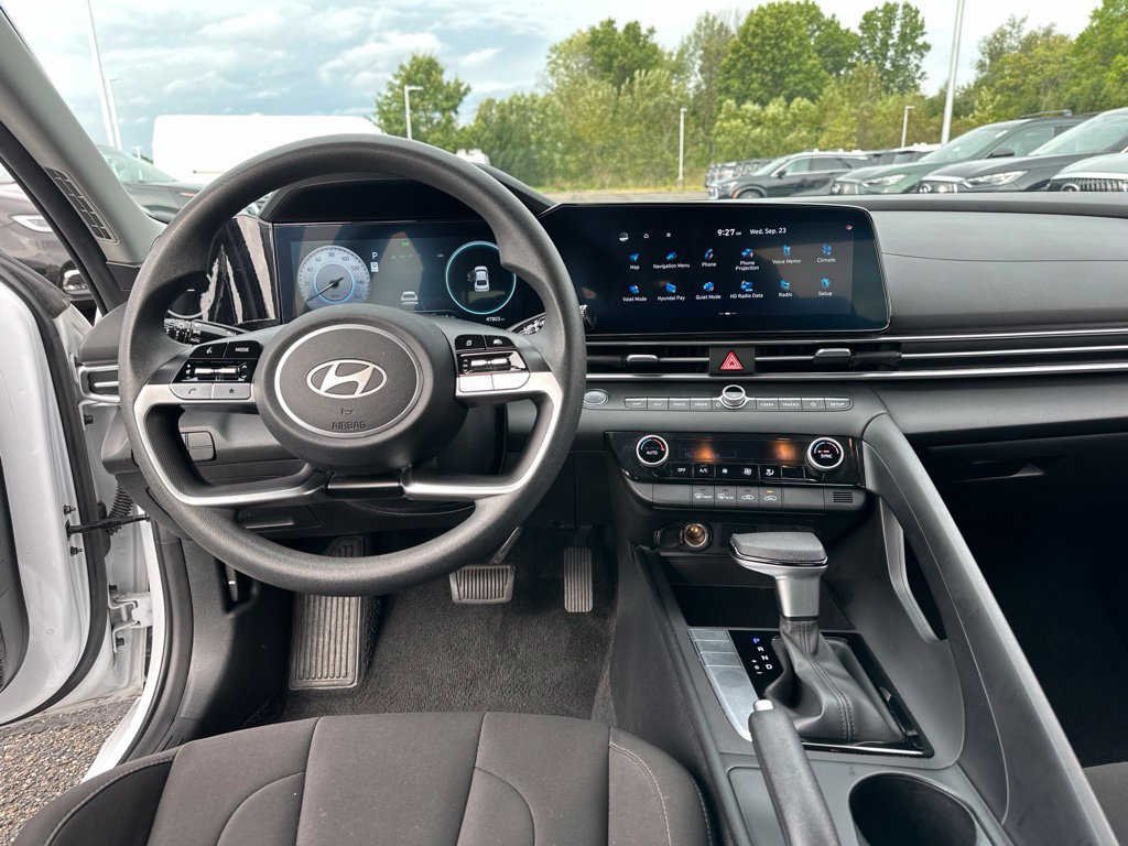 Used 2024 Hyundai Elantra SEL FWD image 40
