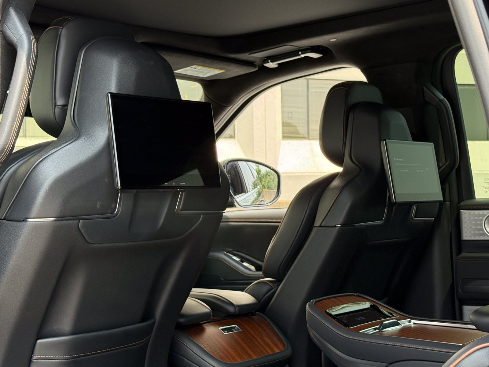Certified 2025 Lincoln Navigator L Black Label AWD/4WD image 28