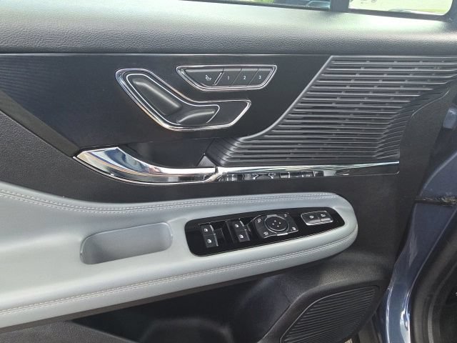 Certified 2022 Lincoln Corsair AWD w/ Premium Package image 21