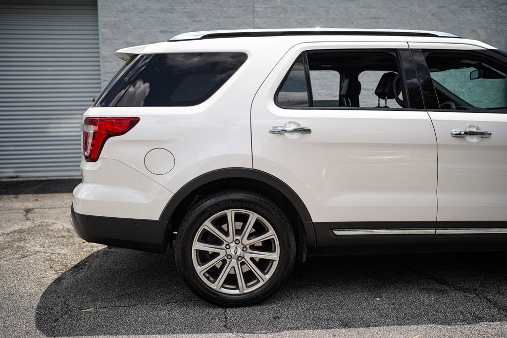 Used 2017 Ford Explorer Limited w/ Equipment Group 301A AWD/4WD image 16
