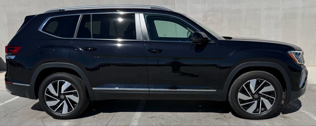Certified 2025 Volkswagen Atlas SEL image 2