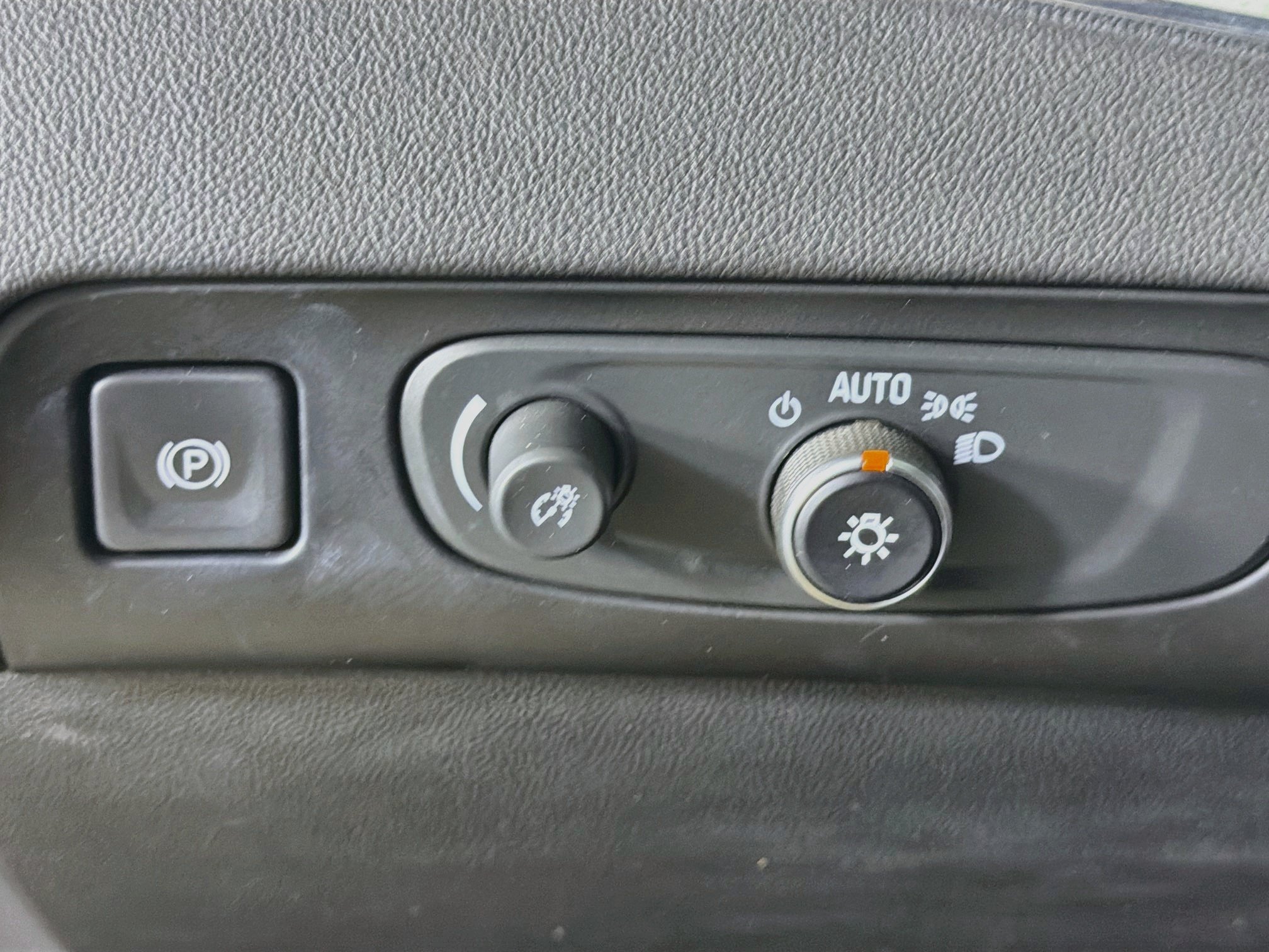 Used 2018 Buick Enclave Avenir w/ Avenir Technology Package FWD image 16