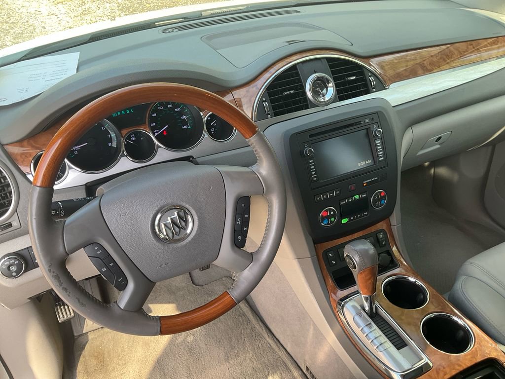 Used 2011 Buick Enclave CXL image 25