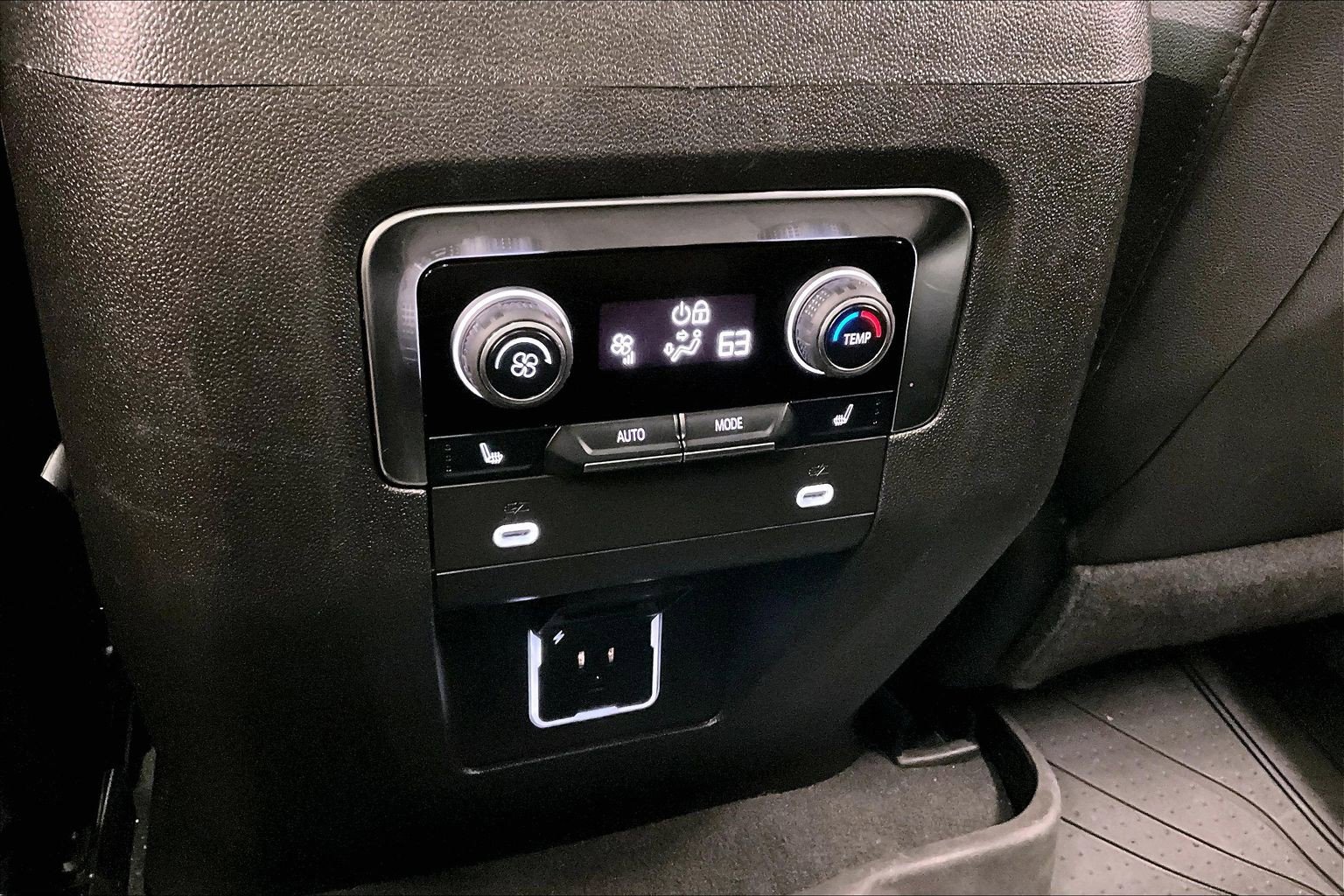 Used 2024 Chevrolet Tahoe RST w/ Luxury Package AWD/4WD image 35