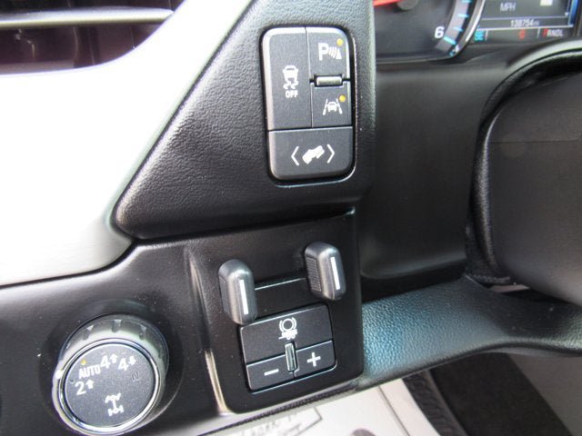 Used 2018 GMC Yukon XL SLT w/ Open Road Package AWD/4WD image 13