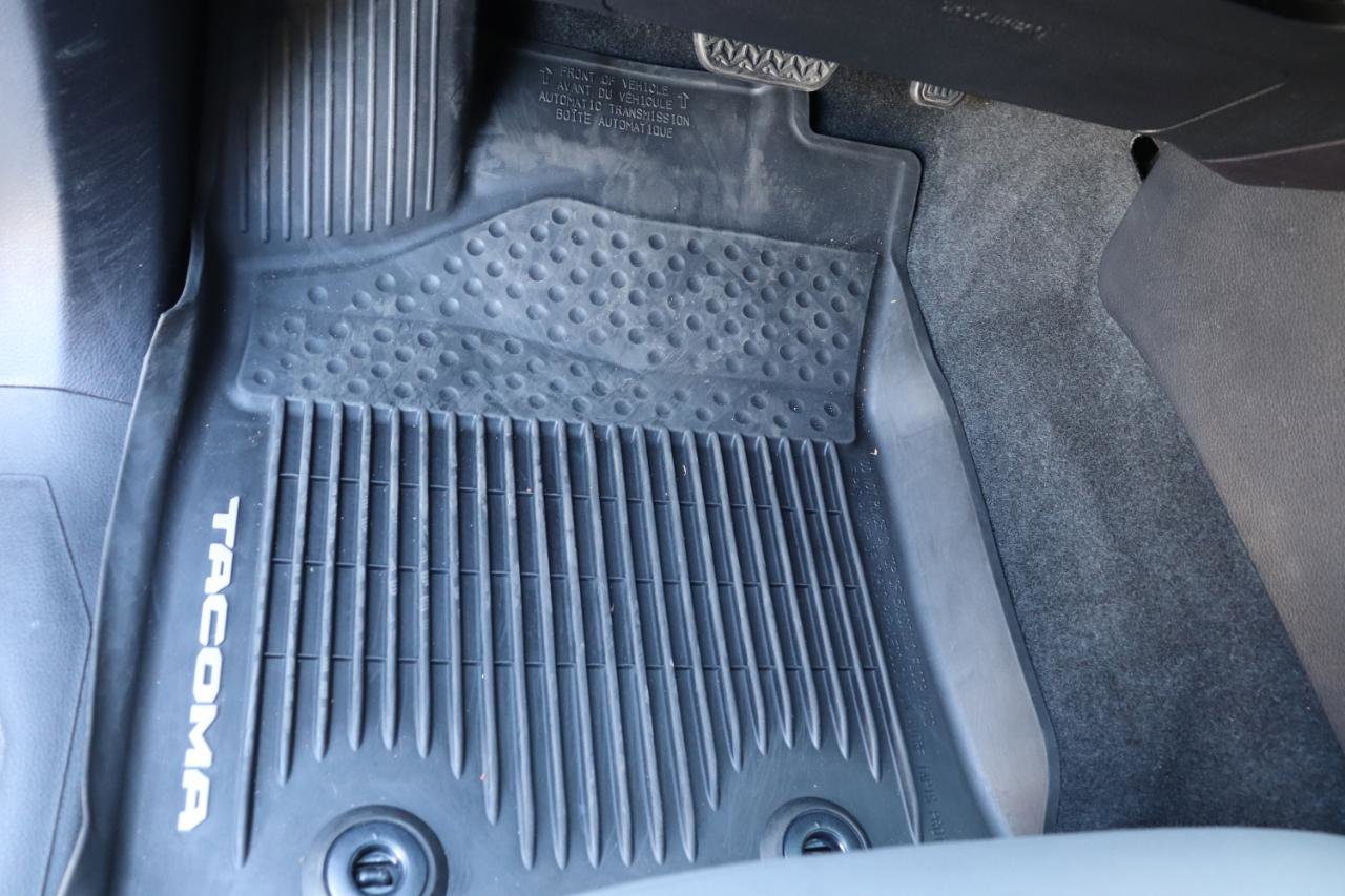 Used 2018 Toyota Tacoma TRD Sport image 65