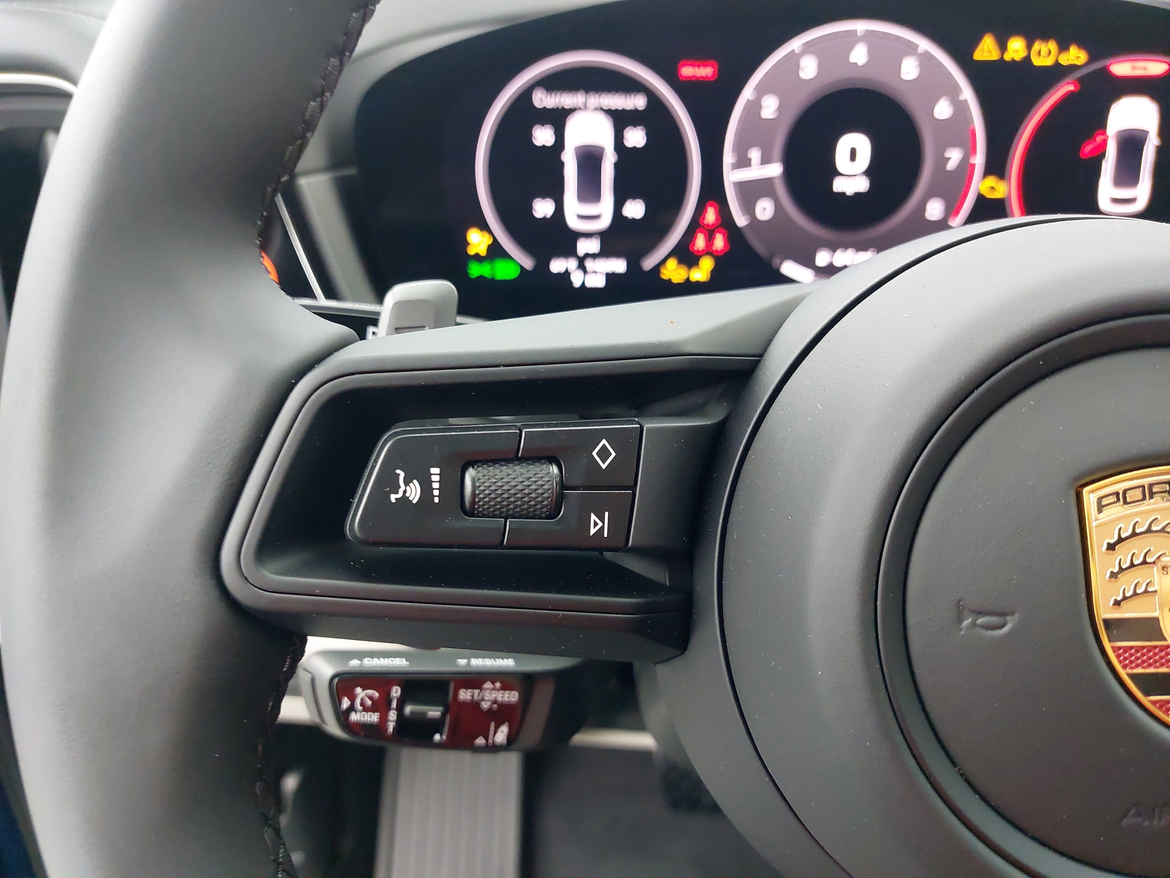 New 2025 Porsche Cayenne Coupe image 19