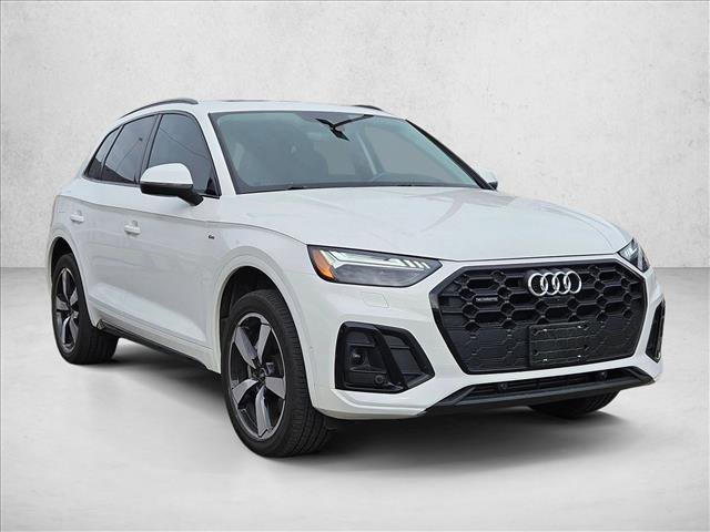 Used 2023 Audi Q5 2.0T Prestige w/ Prestige Package image 3
