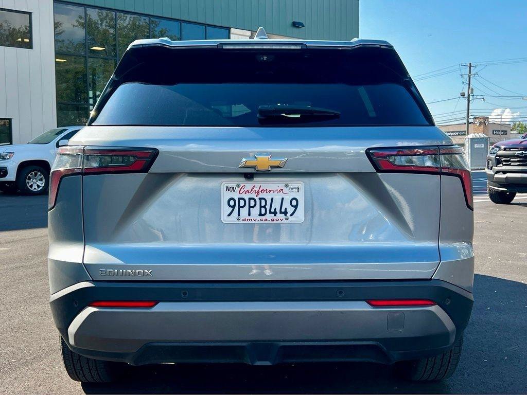 Used 2025 Chevrolet Equinox LT w/ Convenience Package II FWD image 6