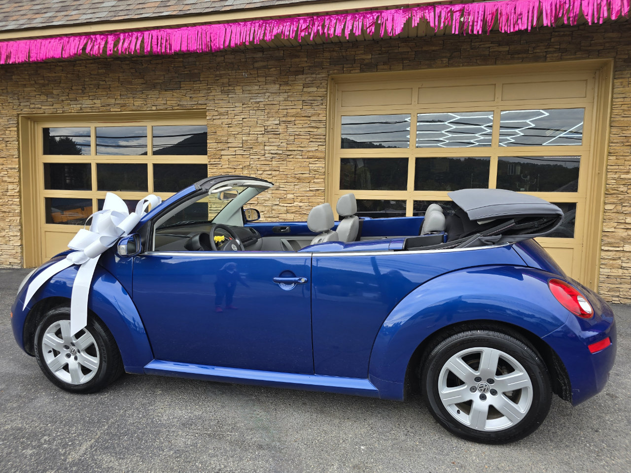 Used 2007 Volkswagen Beetle 2.5L Convertible image 13