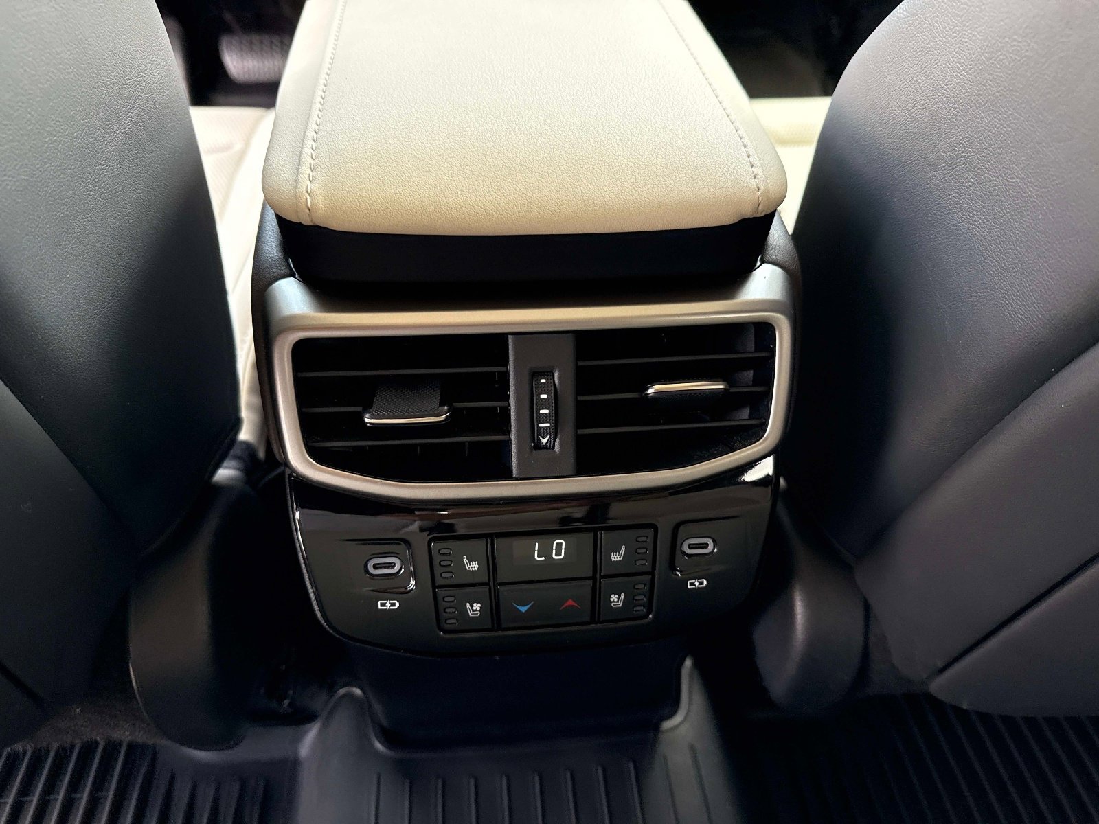 Used 2023 Lexus RX 350 w/ Cold Area Package image 18