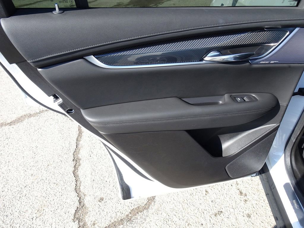 Certified 2024 Cadillac XT6 Sport w/ Technology Package image 14