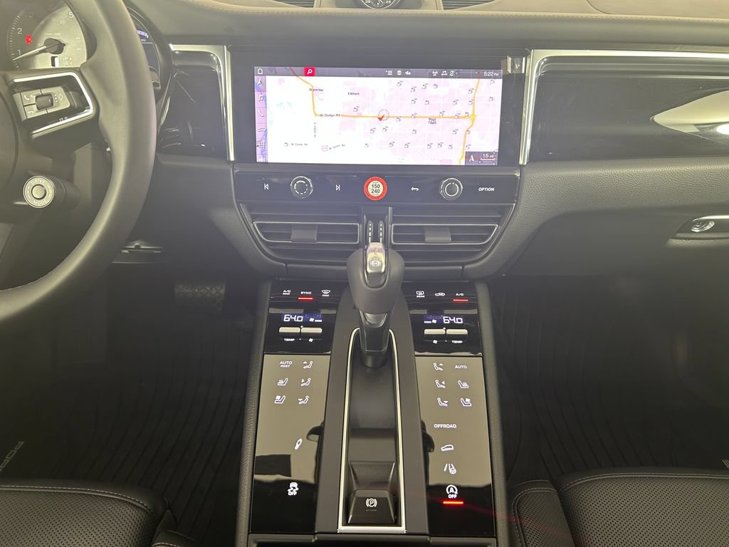 Certified 2025 Porsche Macan S AWD/4WD image 19
