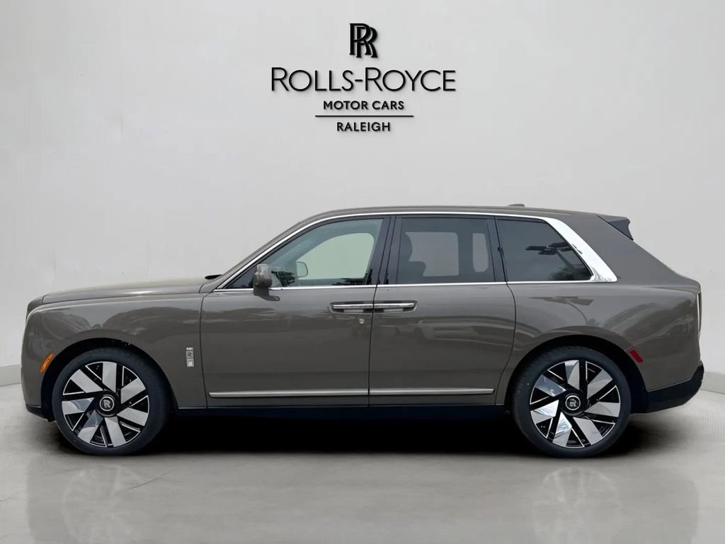 New 2026 Rolls-Royce Cullinan AWD/4WD image 4