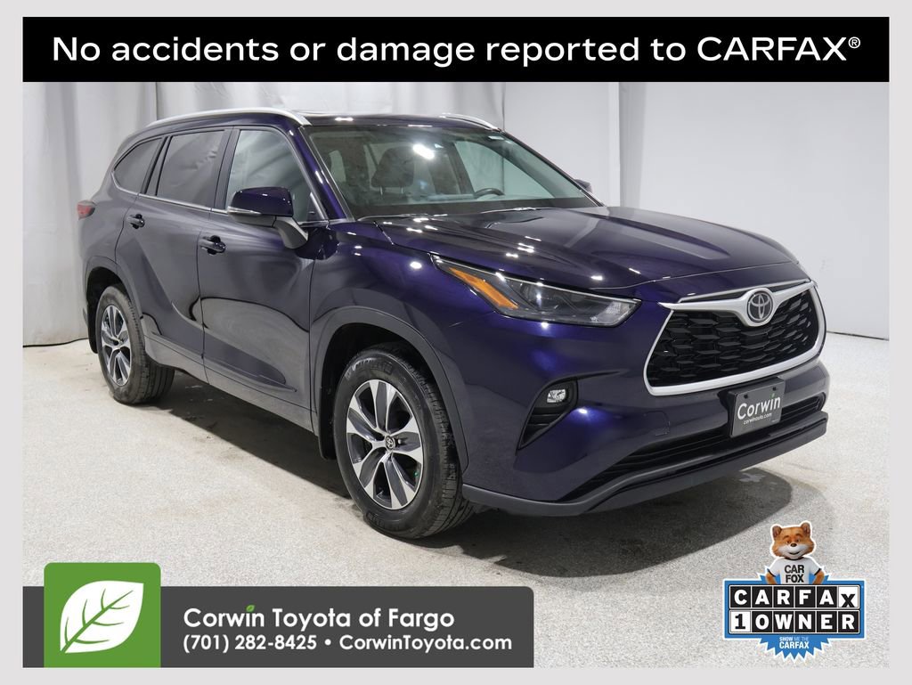 Used 2023 Toyota Highlander XLE image 1
