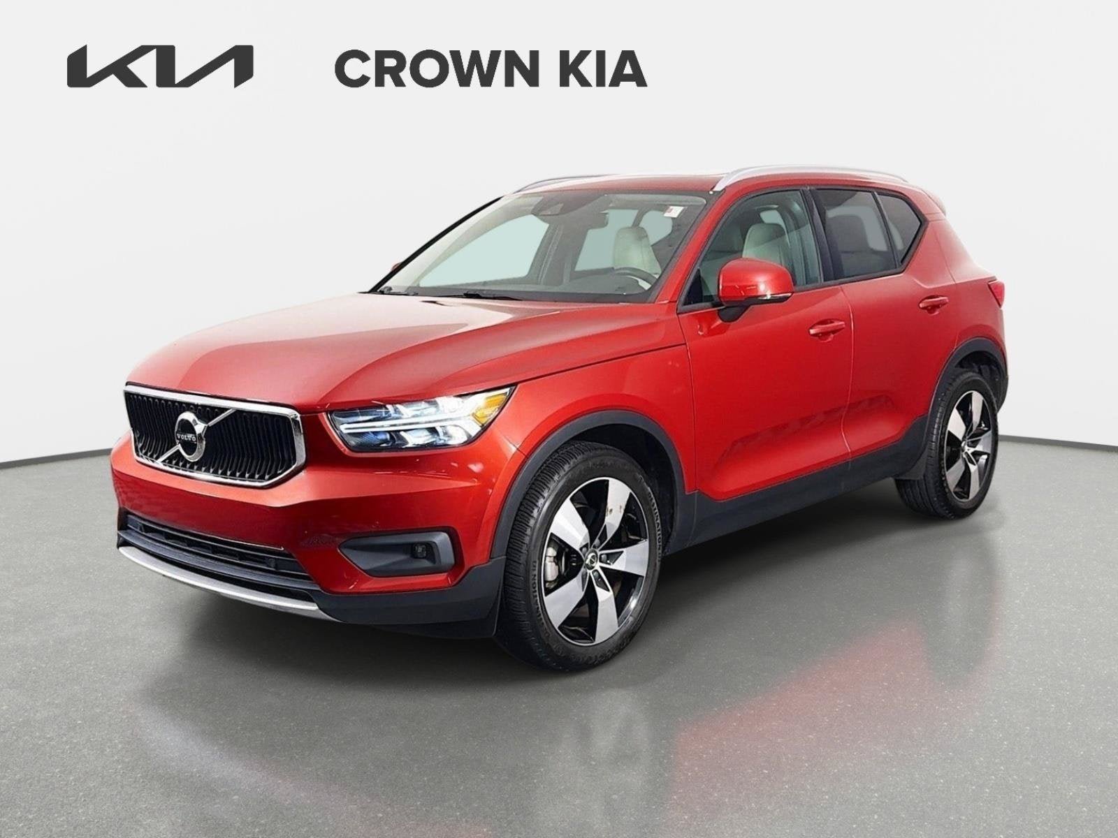 Used 2021 Volvo XC40 T5 Momentum w/ Premium Package