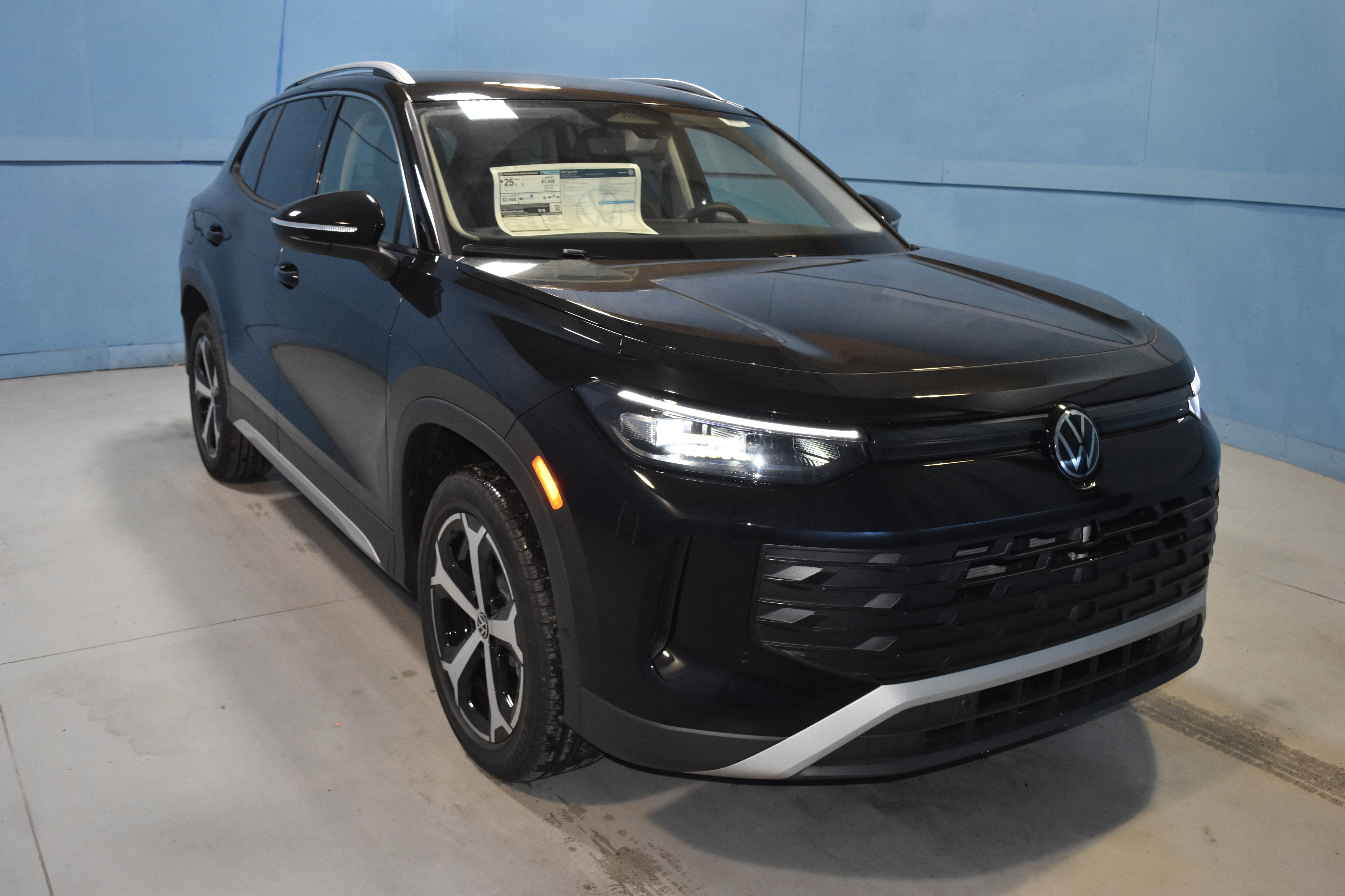 New 2026 Volkswagen Tiguan SE image 1