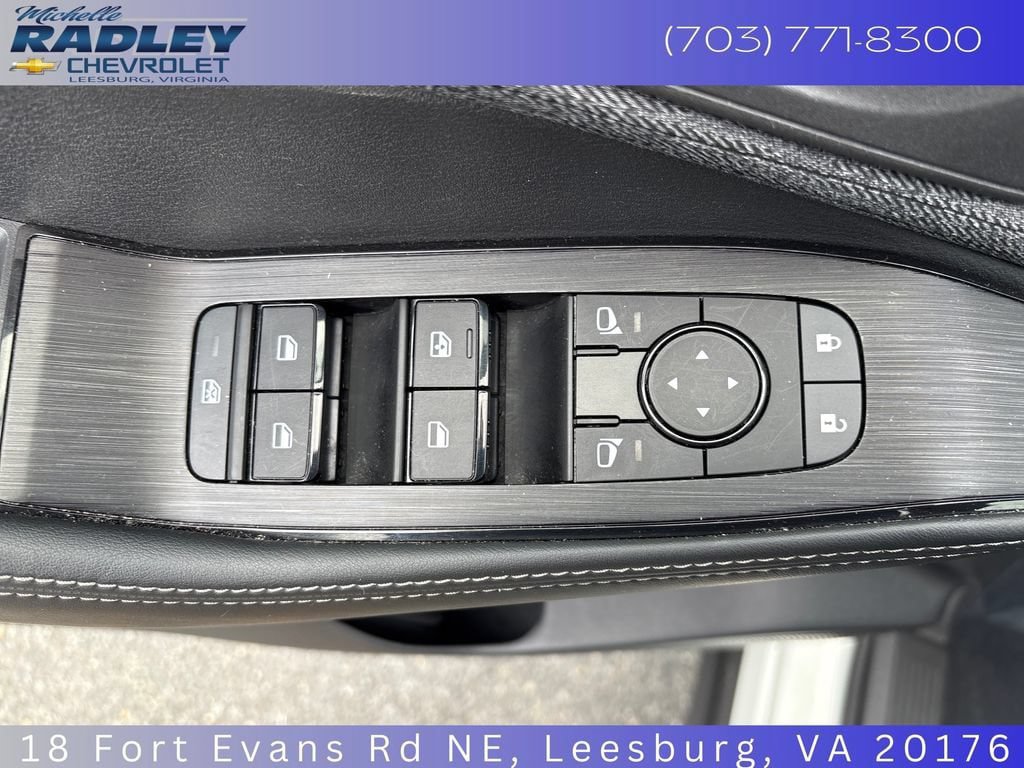 Used 2023 Nissan Rogue SV AWD/4WD image 13