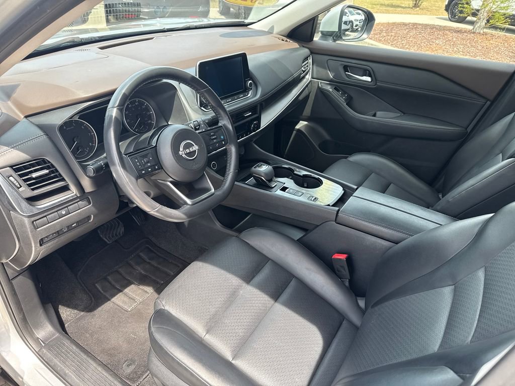 Used 2023 Nissan Rogue SV w/ SV Premium B Package image 15