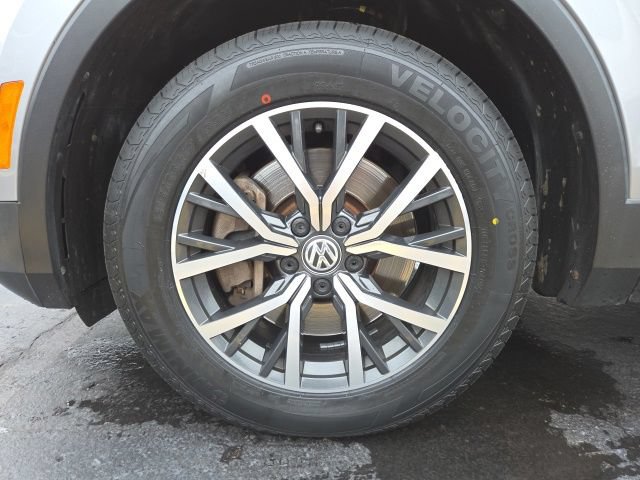 Used 2019 Volkswagen Tiguan SE w/ Panoramic Sunroof Package AWD/4WD image 27