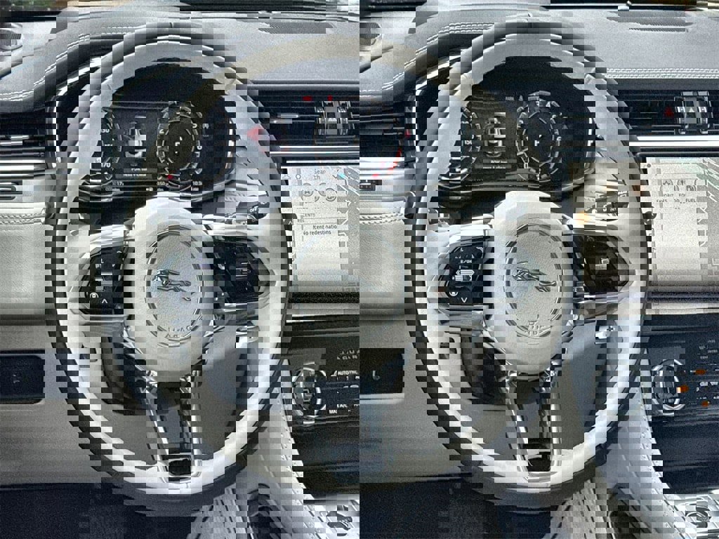 New 2026 Jaguar F-PACE R-Dynamic S image 21