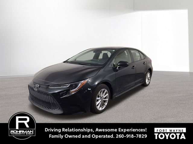 Used 2021 Toyota Corolla LE w/ LE Premium Package image 1