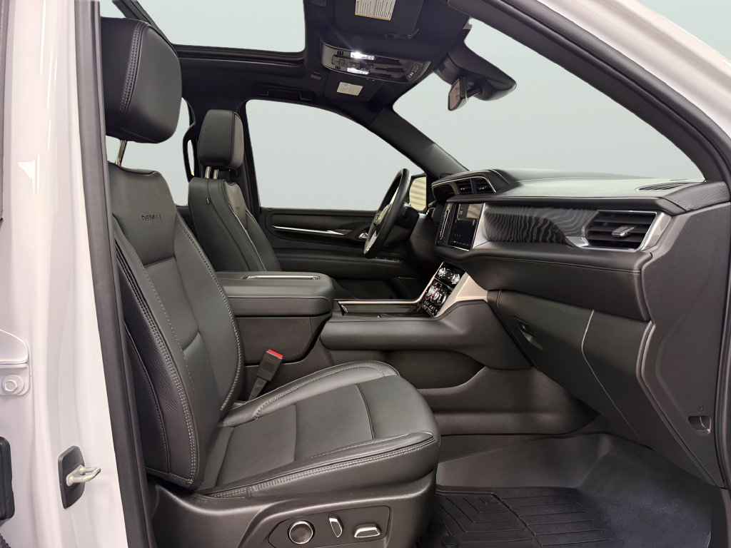 Used 2023 GMC Yukon Denali AWD/4WD image 12