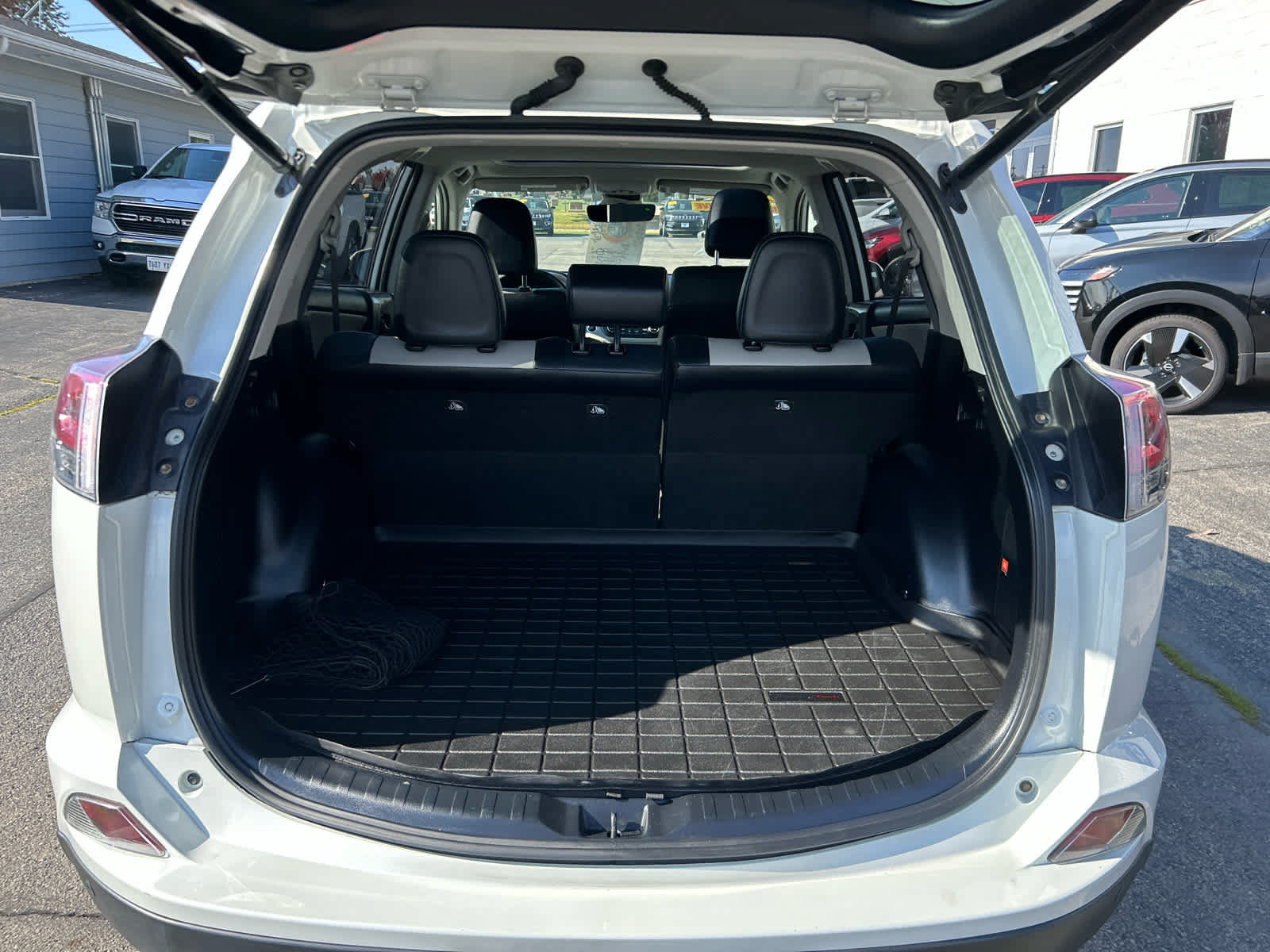 Used 2017 Toyota RAV4 Limited w/ Advanced Technology Package AWD/4WD image 27