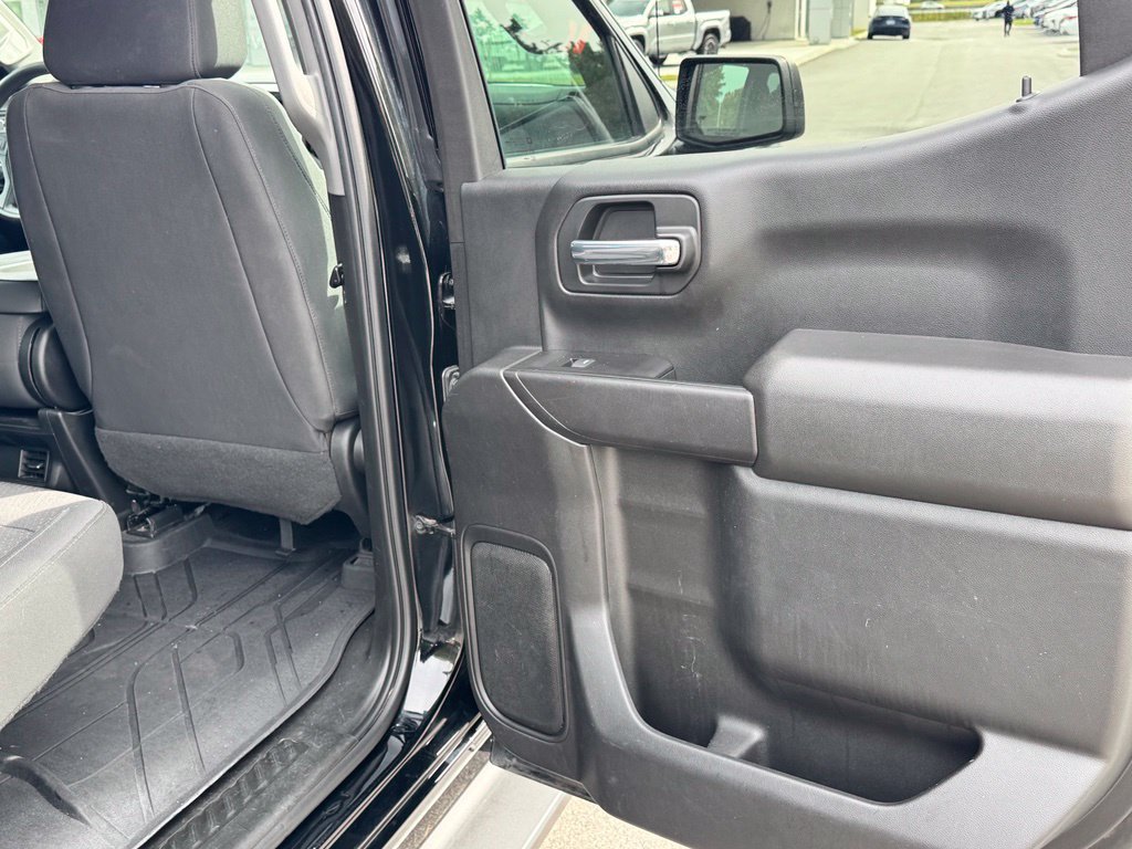 Used 2022 Chevrolet Silverado 1500 Custom AWD/4WD image 24