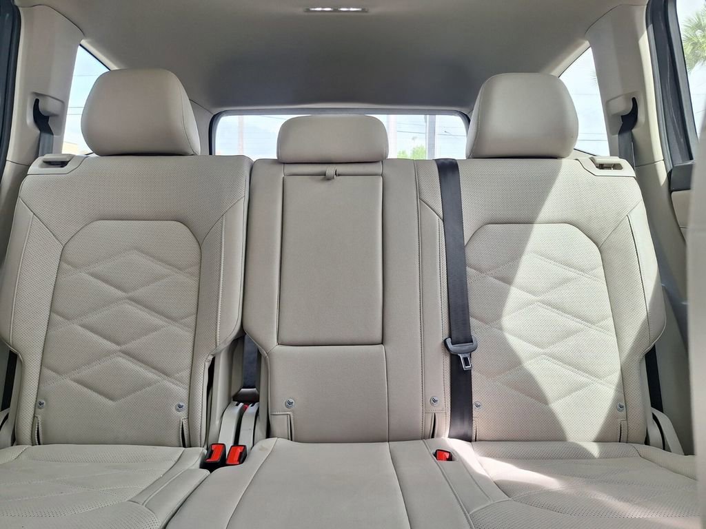 Used 2025 Volkswagen Atlas SE image 5