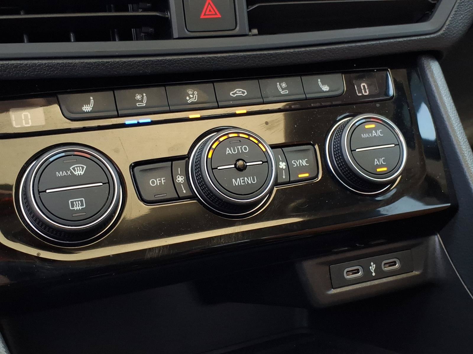 Certified 2024 Volkswagen Jetta SEL FWD image 30