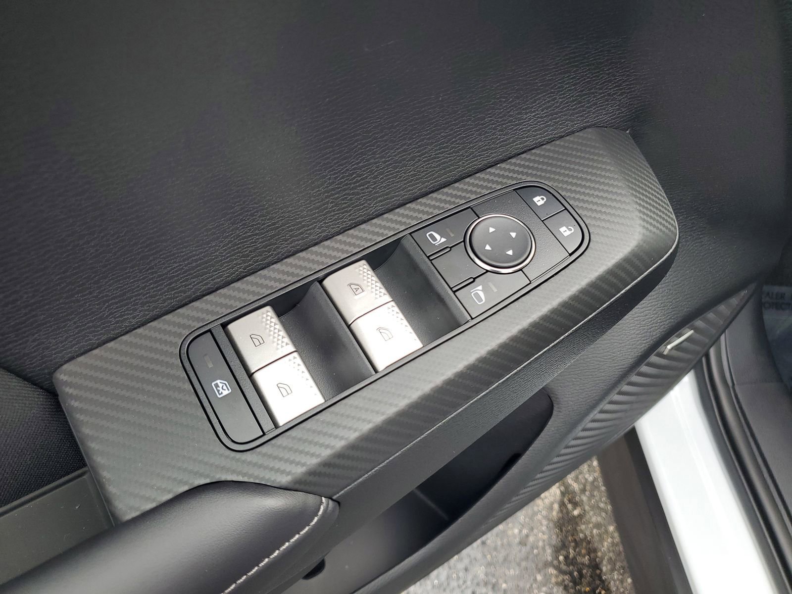 New 2026 Mitsubishi Outlander ES image 9